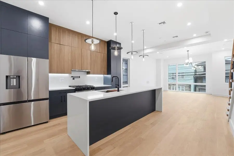 105 LAIDLAW AVE #2, Jersey City, NJ 07306 - Image #3