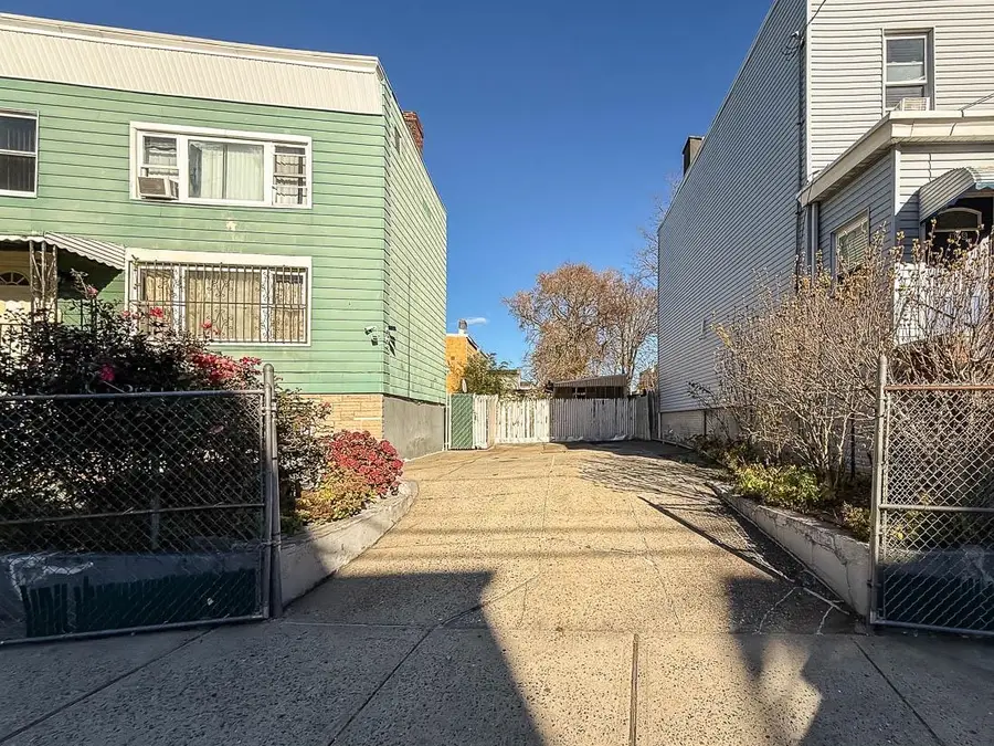 170-172 CATOR AVE, Jersey City, NJ 07305 - Image #3