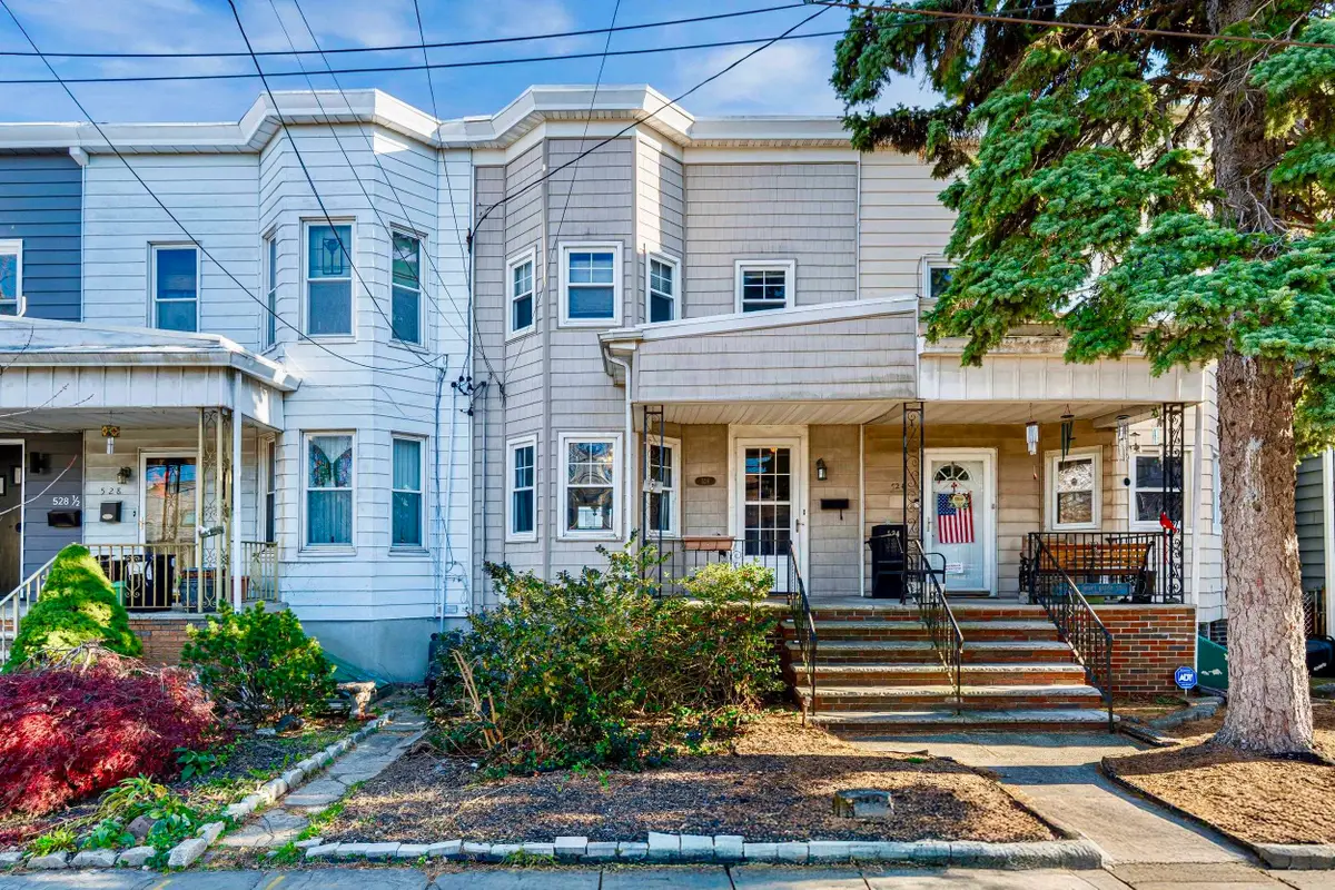 526 AVENUE E, Bayonne, NJ 07002 - Image #1