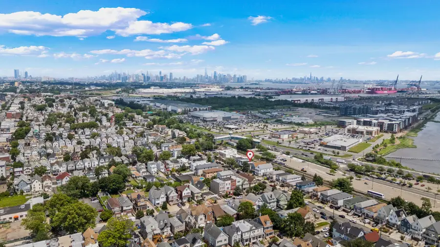 526 AVENUE E, Bayonne, NJ 07002 - Image #3