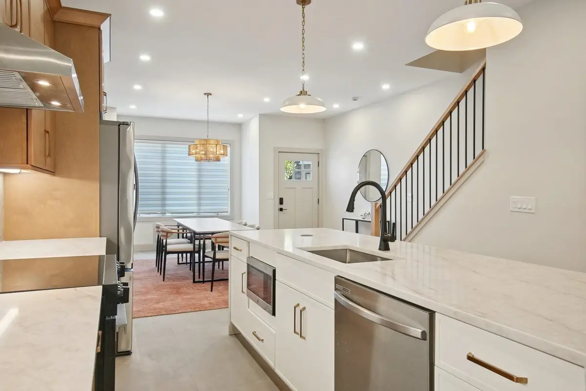 121 CLINTON AVE, Jersey City, NJ 07304 - Image #1