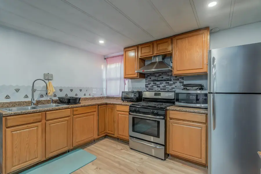 190 WEST 24TH ST, Bayonne, NJ 07002 - Image #2
