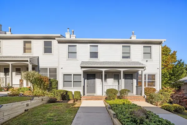 130 PANORAMA DR, Edgewater, NJ 07020