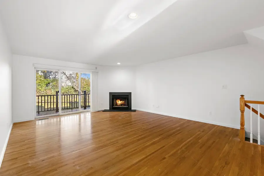 130 PANORAMA DR, Edgewater, NJ 07020 - Image #3