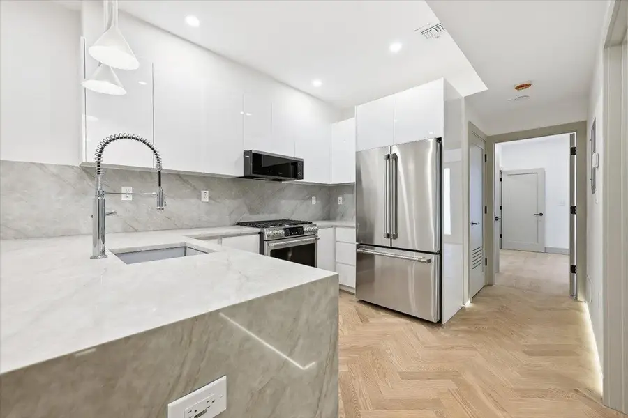 392 1ST ST #1, Jersey City, NJ 07302 - Image #3