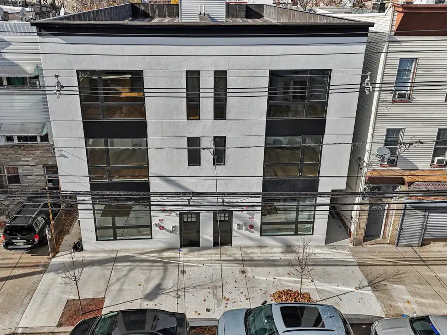 1003 SUMMIT AVE #1, Jersey City, NJ 07307 - Image #2