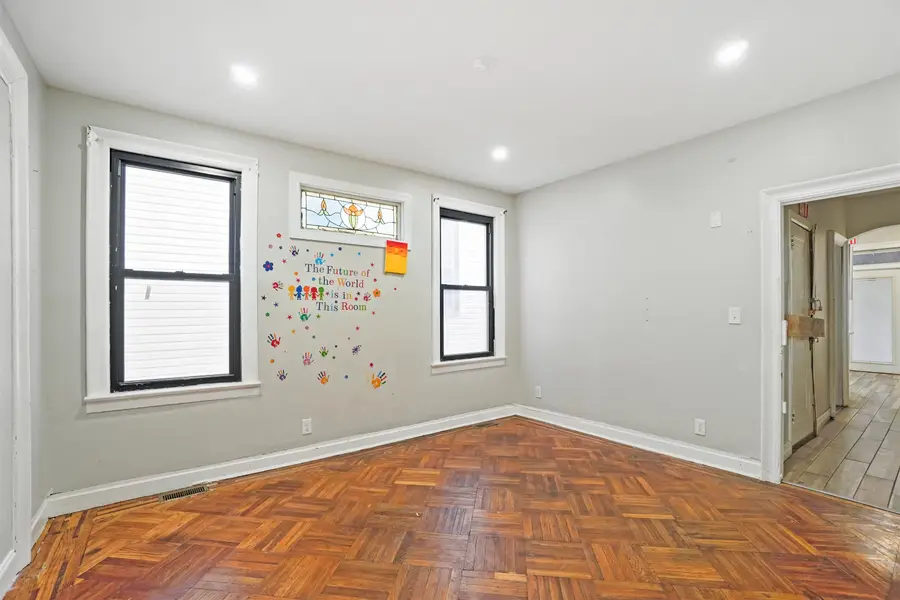 277 VAN NOSTRAND AVE, Jersey City, NJ 07305-2118 - Image #3