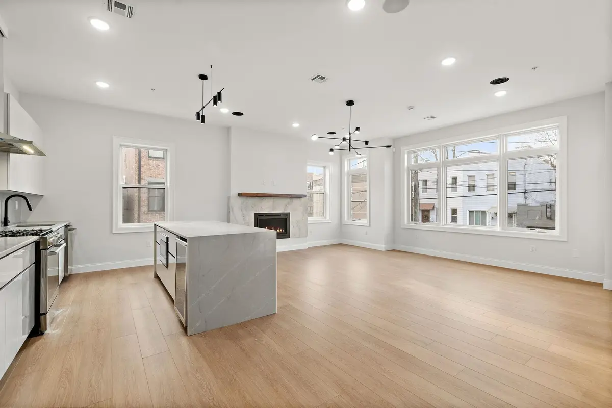 192 CAMBRIDGE AVE #3, Jersey City, NJ 07307 - Image #1
