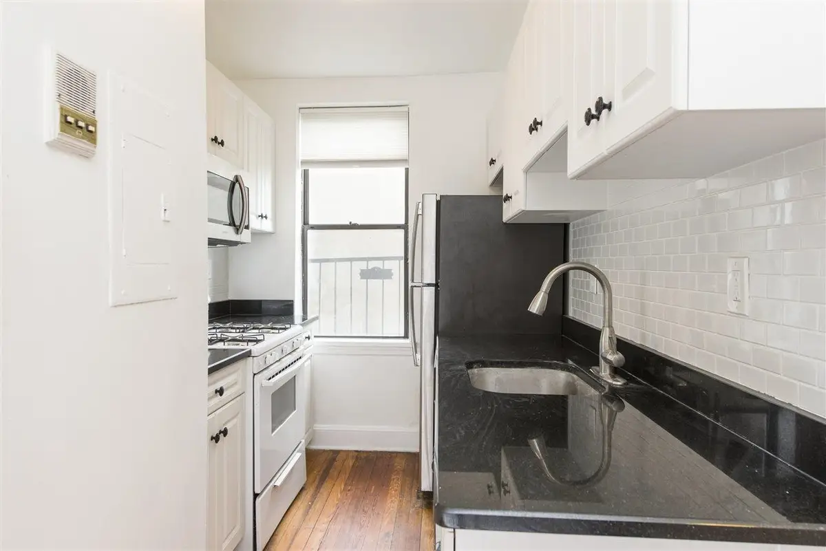 164 OGDEN AVE #204, Jersey City, NJ 07307 - Image #1