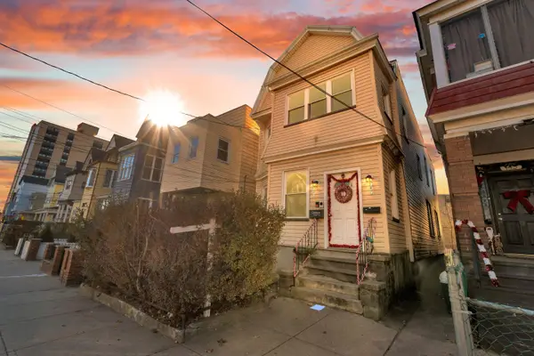 143 PEARSALL AVE, JC, Greenville, NJ 07305