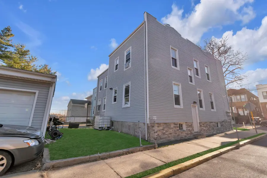 16 EAST BIDWELL AVE, Jersey City, NJ 07305 - Image #3