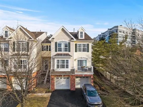 4 BOATWORKS DR, Bayonne, NJ 07002