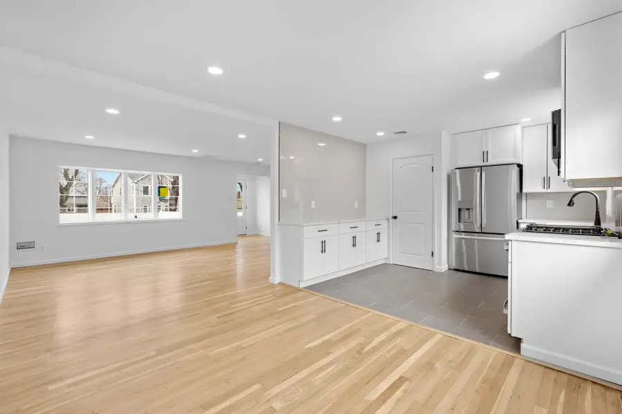 1054 STONEWALL LANE, Secaucus, NJ 07094 - Image #3