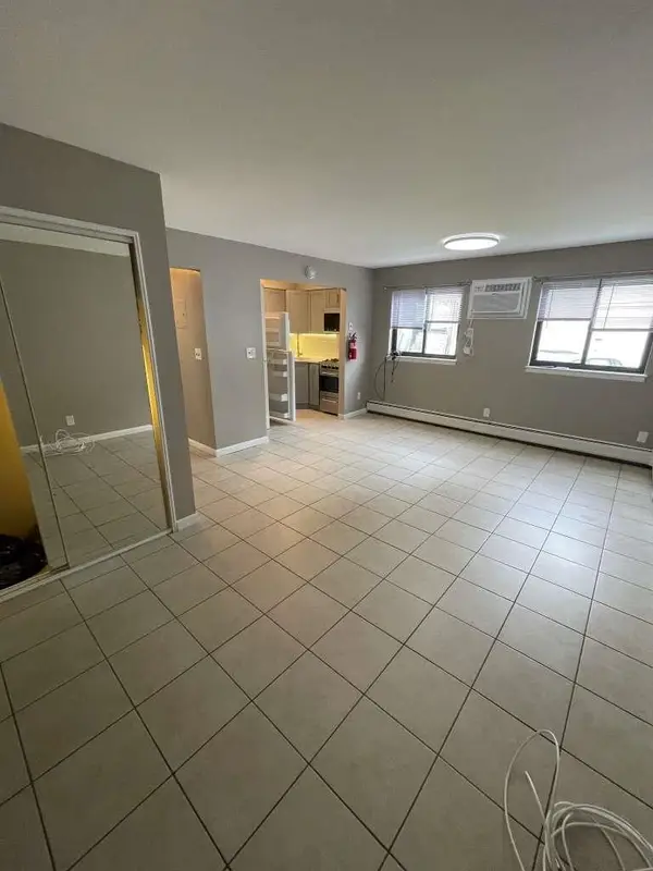 17 68TH ST #unit 7, Guttenberg, NJ 07093