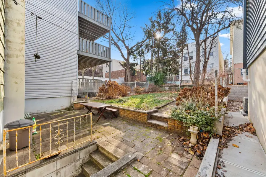 119 CARLTON AVE, Jersey City, NJ 07306 - Image #3