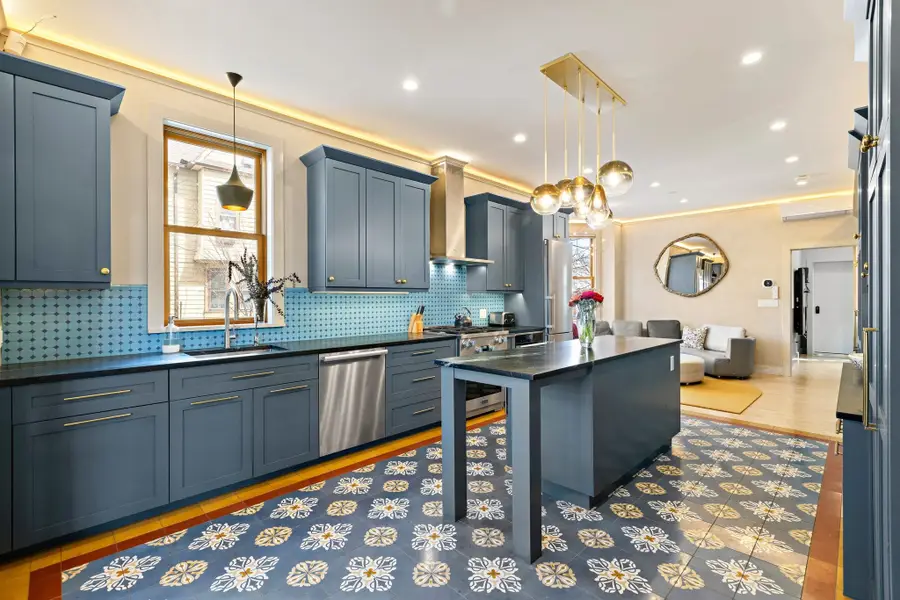 2214 PALISADE AVE, Weehawken, NJ 07086 - Image #3