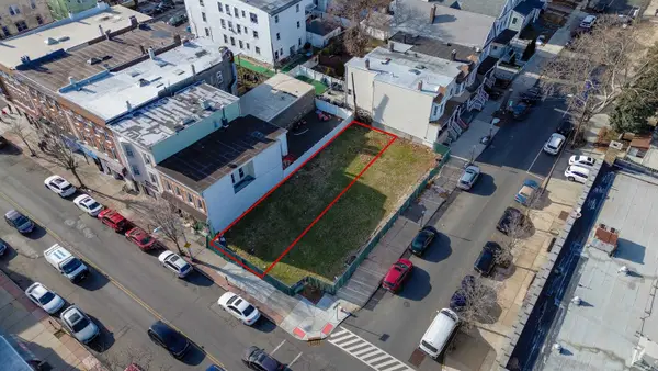 793 BROADWAY, Bayonne, NJ 07002