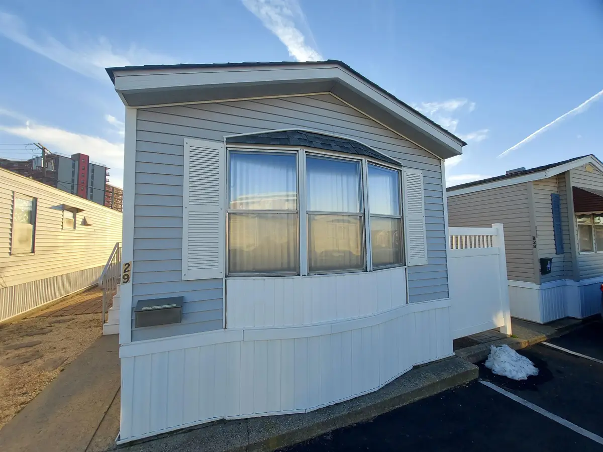 190 WEST 24TH ST, Bayonne, NJ 07002 - Image #1