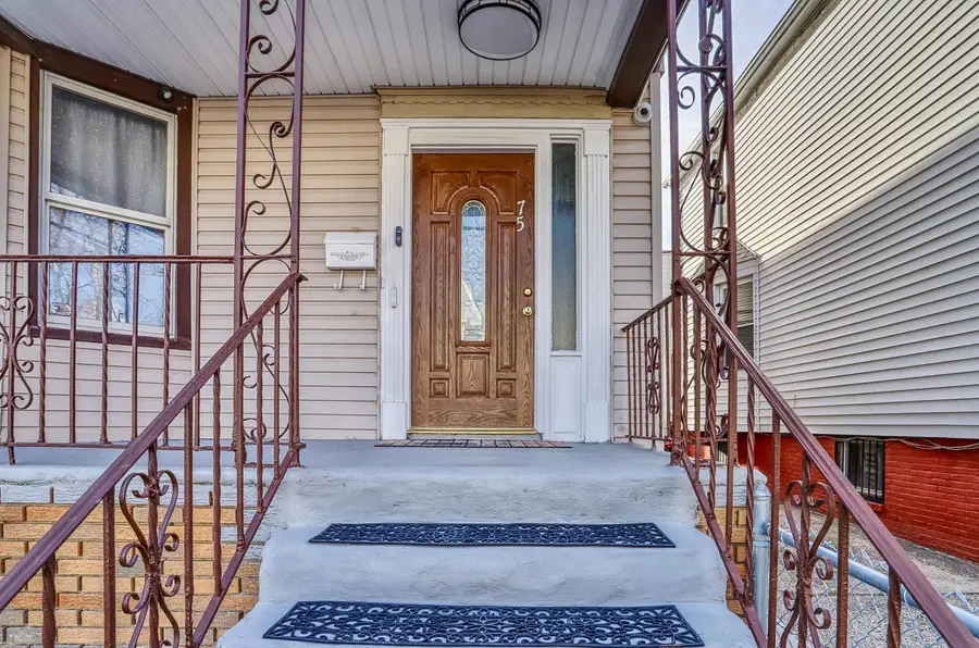 75 WARNER AVE, Jersey City, NJ 07305 - Image #2