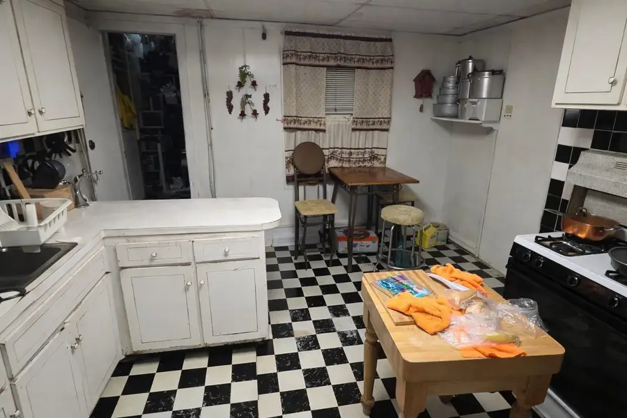 12 BOYD AVE, Jersey City, NJ 07304 - Image #2