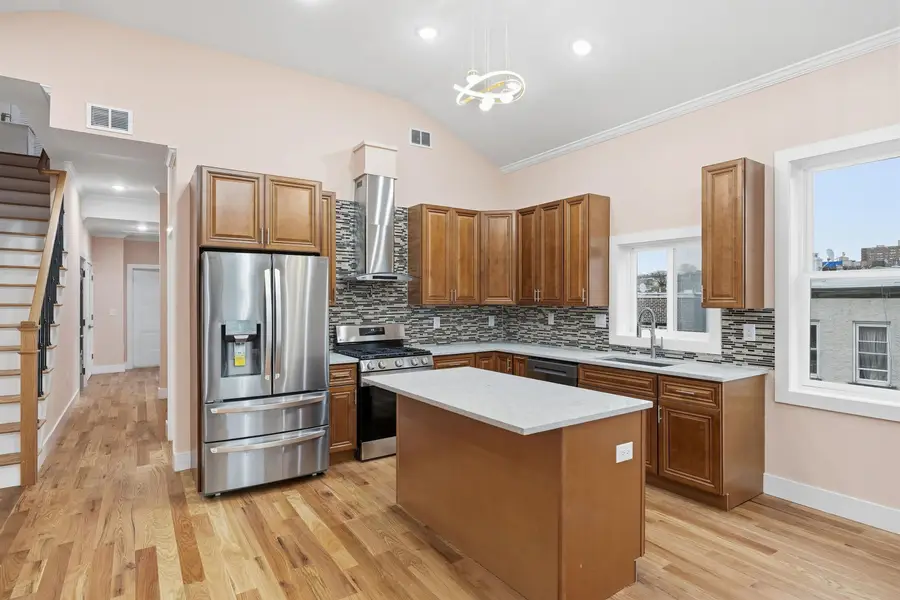 156 LEONARD ST #2, Jersey City, NJ 07307 - Image #2
