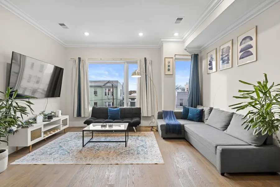 196 DELAWARE AVE #2, Jersey City, NJ 07306 - Image #2