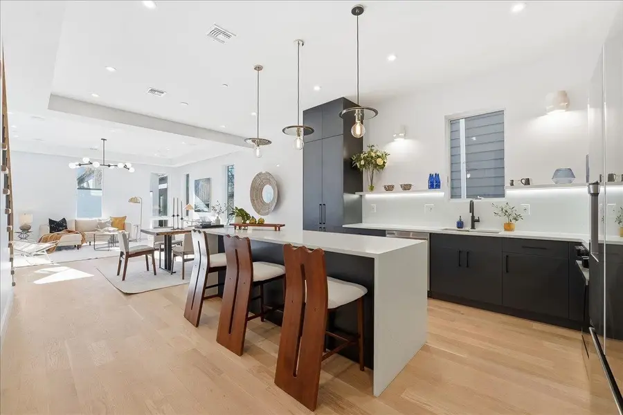 105 LAIDLAW AVE #3, Jersey City, NJ 07306 - #2