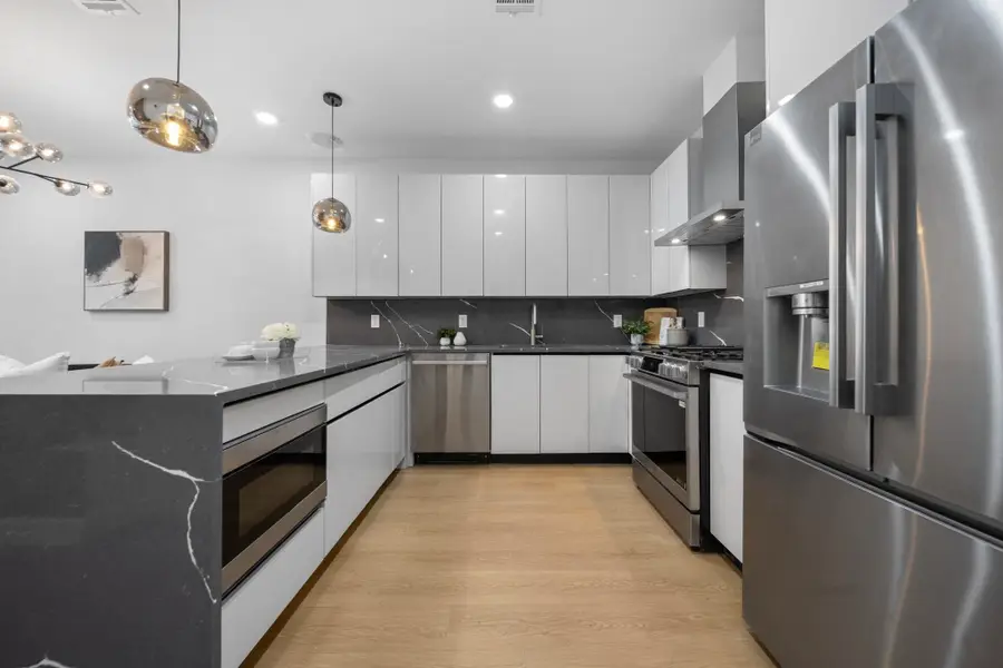 3447 JOHN F KENNEDY BLVD #1, Jersey City, NJ 07307 - Image #2