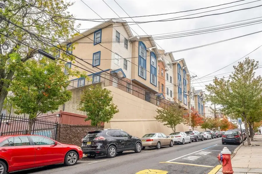 620 38TH ST #701, Union City, NJ 07087 - Image #2