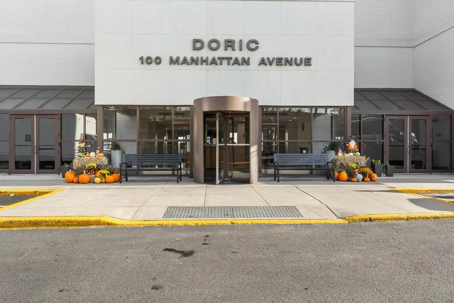 100 MANHATTAN AVE #416, Union City, NJ 07087 - Image #2