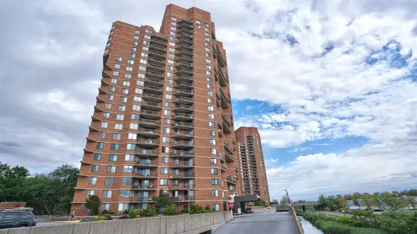 720 HARMON COVE TOWER #720, Secaucus, NJ 07094