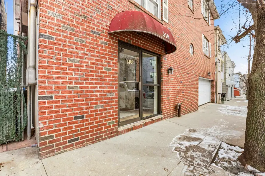 310 70TH ST #1D, Guttenberg, NJ 07093 - Image #2