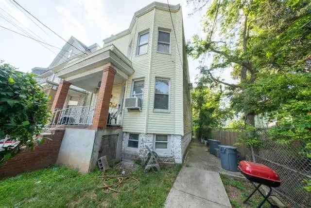 17 BAYSIDE PL, Jersey City, NJ 07305 - Image #3