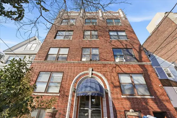 427 KENNEDY BLVD #301, Bayonne, NJ 07002-1416