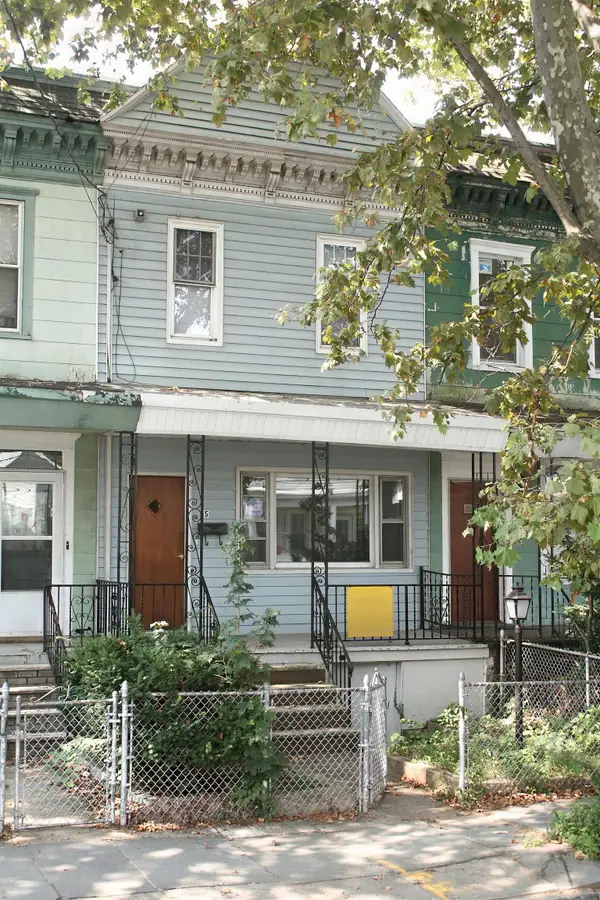 15 WILLIAMS AVE, JC, West Bergen, NJ 07304