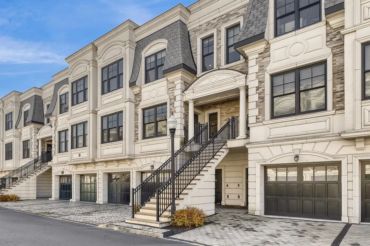 44 MARQUIS COURT, Edgewater, NJ 07020 - Image #1