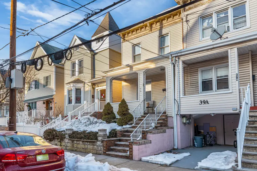 39 WILLOW ST, Bayonne, NJ 07002 - #2