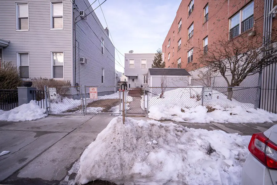 520 26TH ST, Union City, NJ 07087 - #3