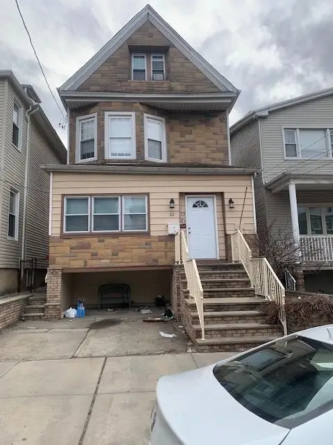22 EAST 44TH ST, Bayonne, NJ 07002