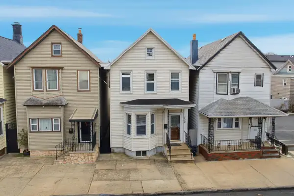 209 HAMILTON ST, Harrison, NJ 07029