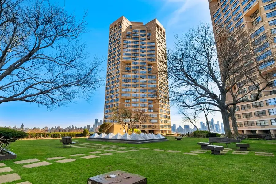 7002 BLVD EAST #8J, Guttenberg, NJ 07093 - #2