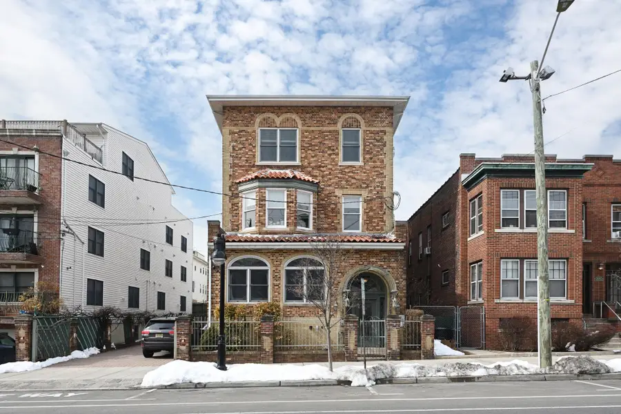 209 PALISADE AVE #1, Union City, NJ 07087 - #2