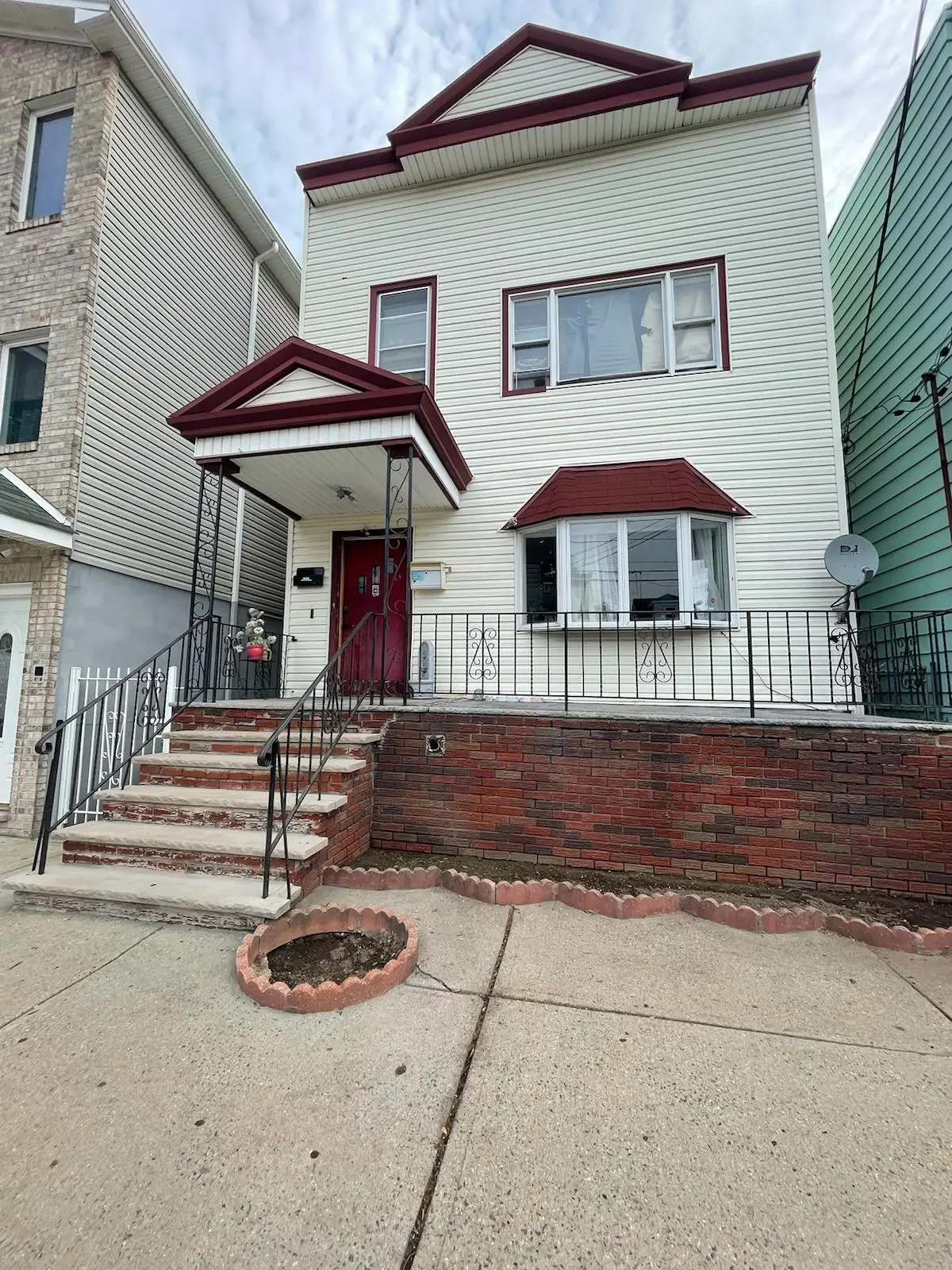118 WILLIAMS AVE, Jersey City, NJ 07304 - #1