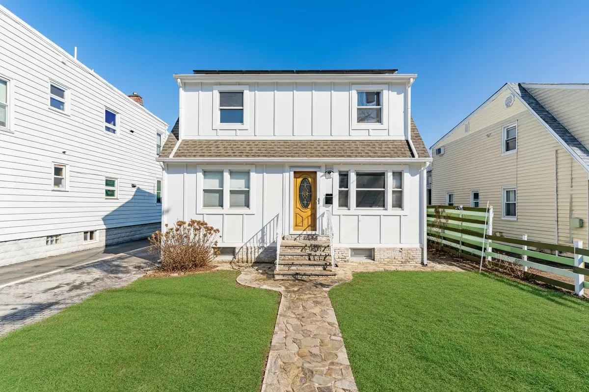 22 SCHUYLER AVE, Kearny, NJ 07032-5929 - #1