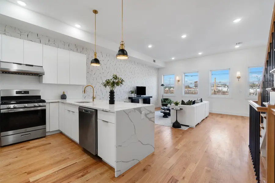 94 VAN HORNE ST #2, Jersey City, NJ 07304 - #2