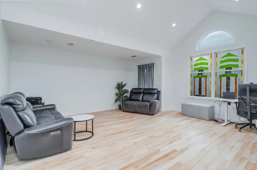 52 GRIECO DR, Jersey City, NJ 07305 - #2