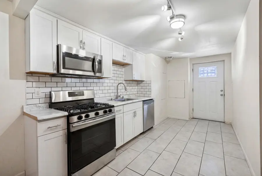 961A SUMMIT AVE, Jersey City, NJ 07307 - #2