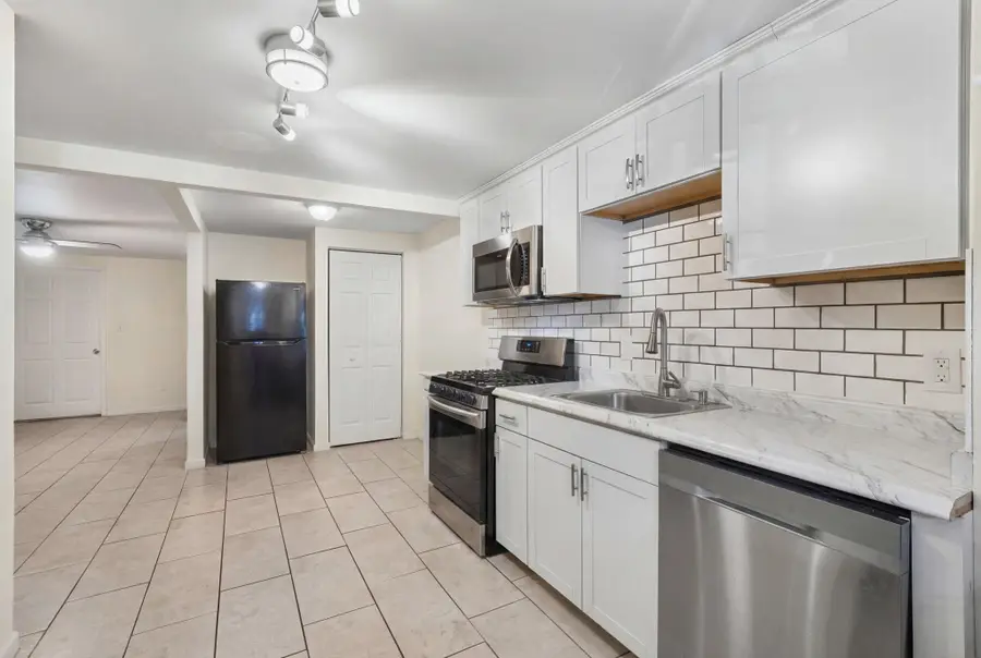 961A SUMMIT AVE, Jersey City, NJ 07307 - #3