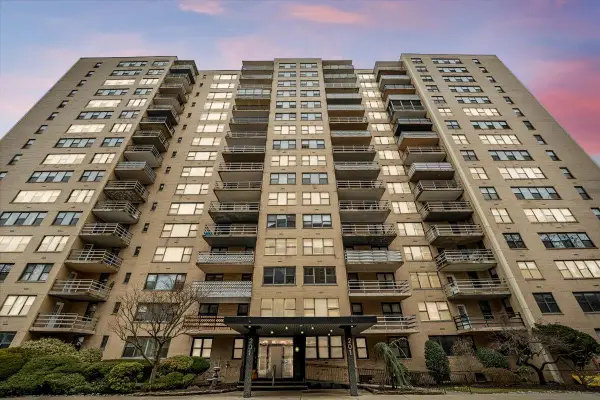 201 ST PAULS AVE #6J, JC, Journal Square, NJ 07306