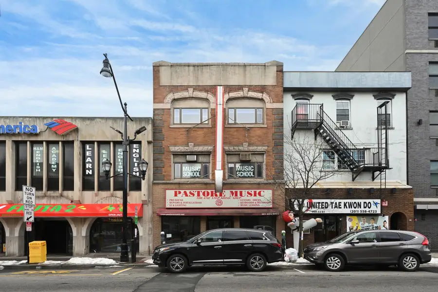 507 32ND ST, Union City, NJ 07087 - #3